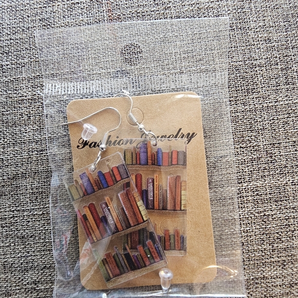 Book store/library earrings - Picture 7 of 9